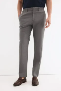 Calça com elástico lateral