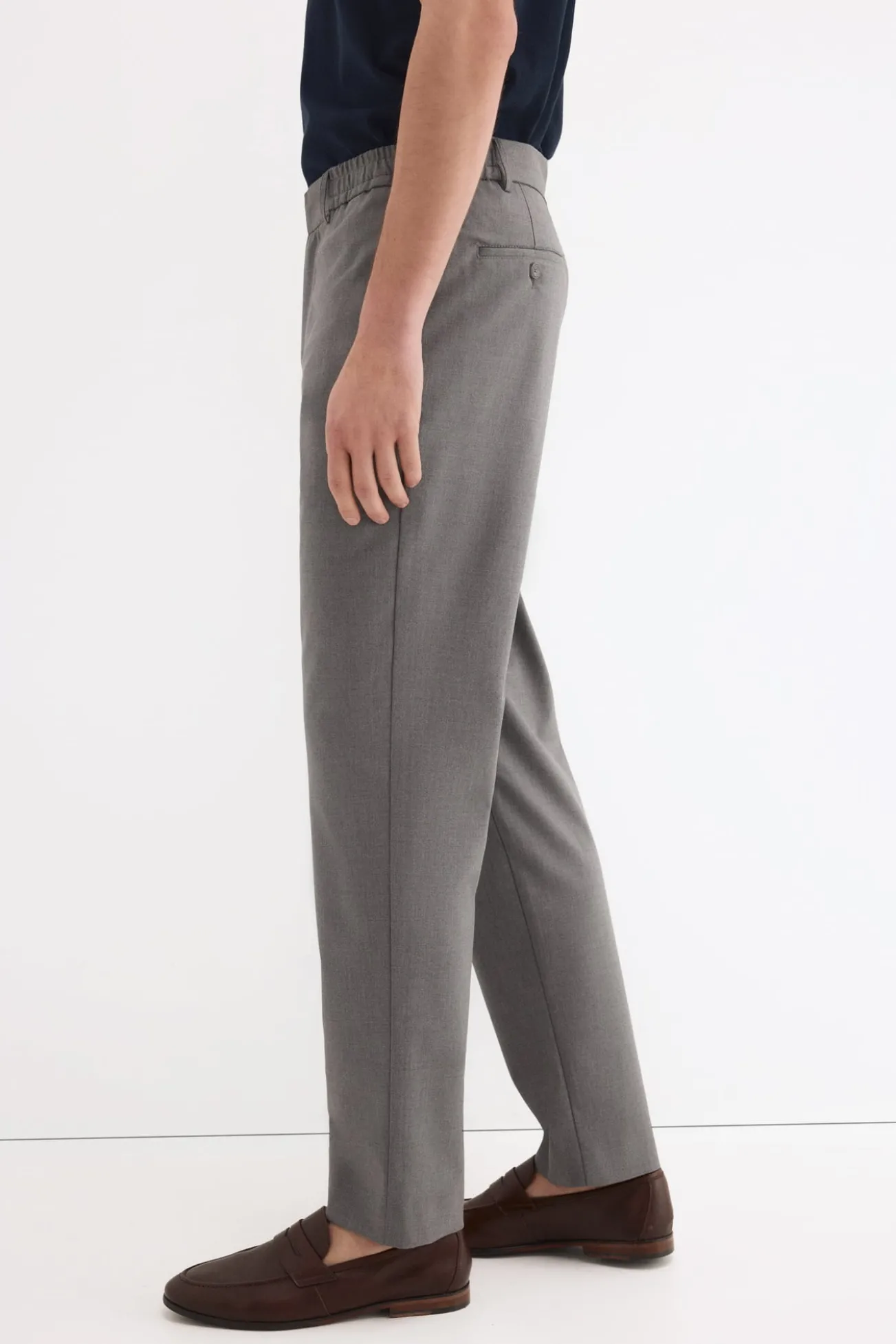 Calça com elástico lateral