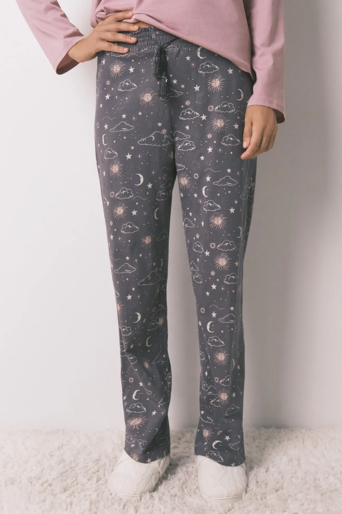 Calça comprida 100% algodão com estampado astral