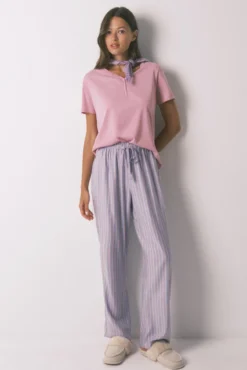 Calça comprida de flanela com estampa riscas multicolorida