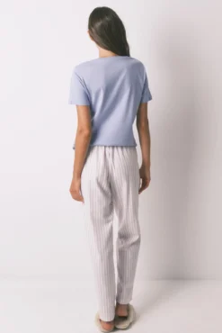 Calça comprida de flanela com estampa riscas multicolorida