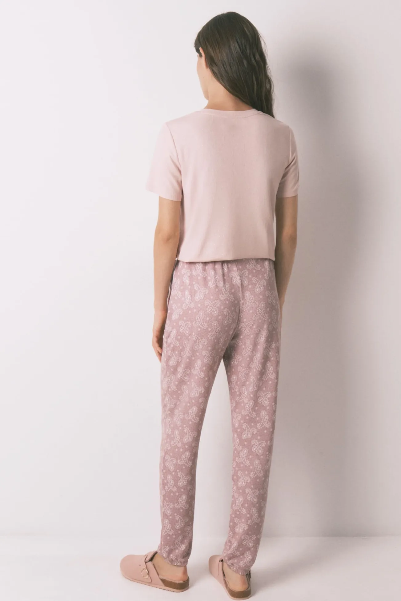 Calça compridas de malha em paisley rosa suave