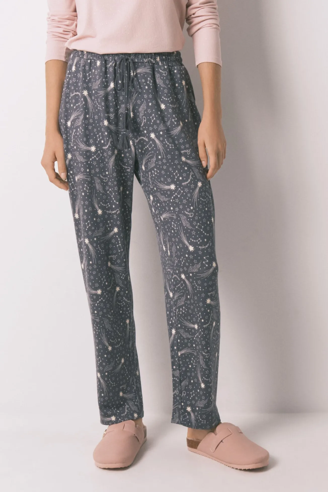 Calça compridas de malha quente com estrelas cinza suaves