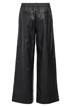 Calça de couro sintético