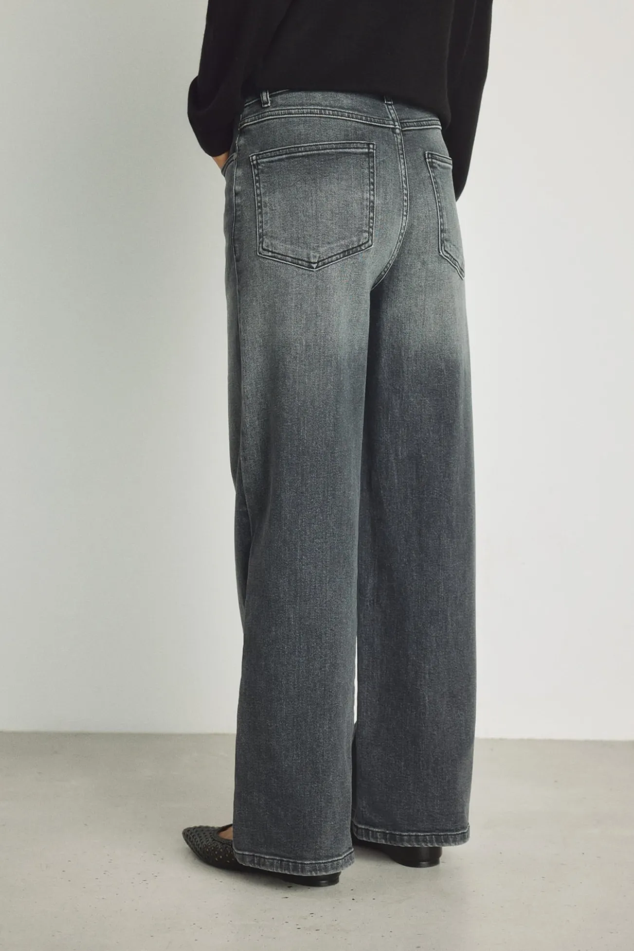 Calça denim larga
