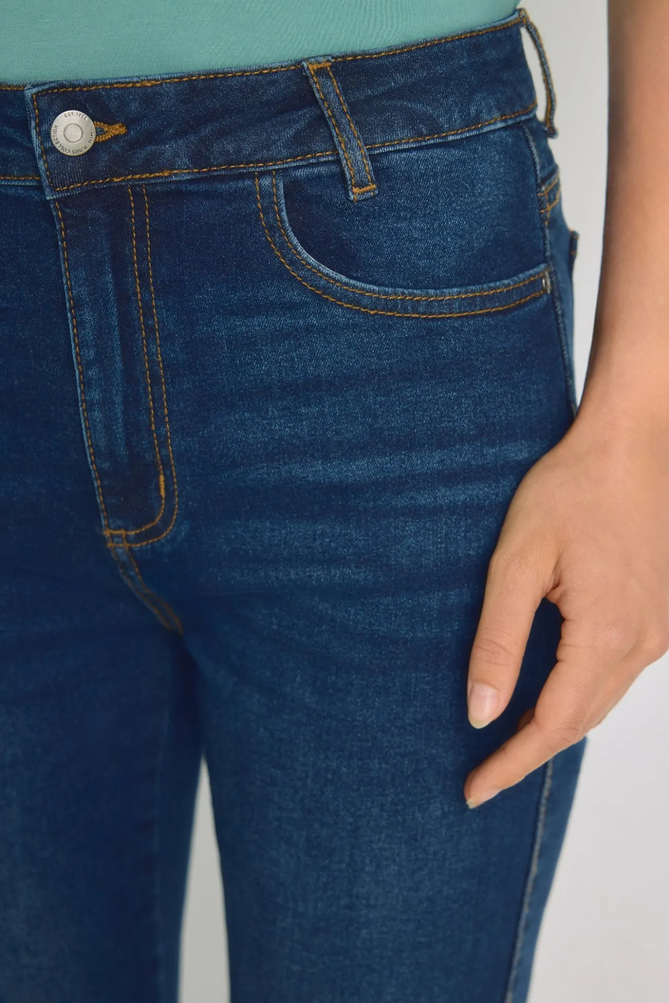 Calça denim slim