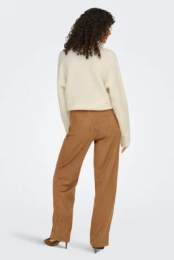 Calça de terno de camurça