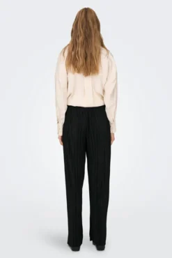 Calça fluído plissada