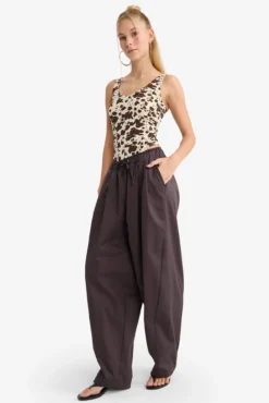Calça folgada