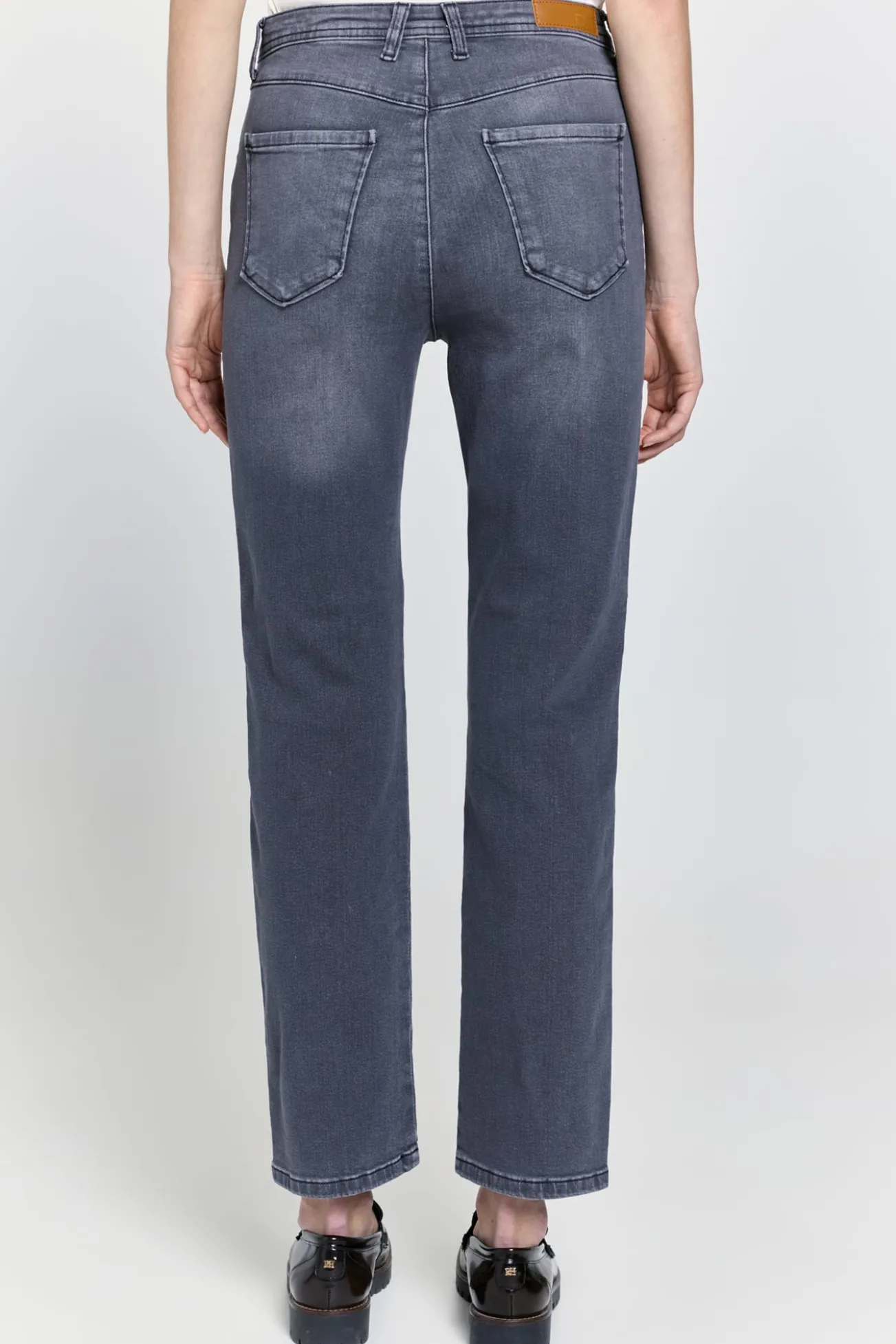 Calça jeans de cintura alta com ajuste regular