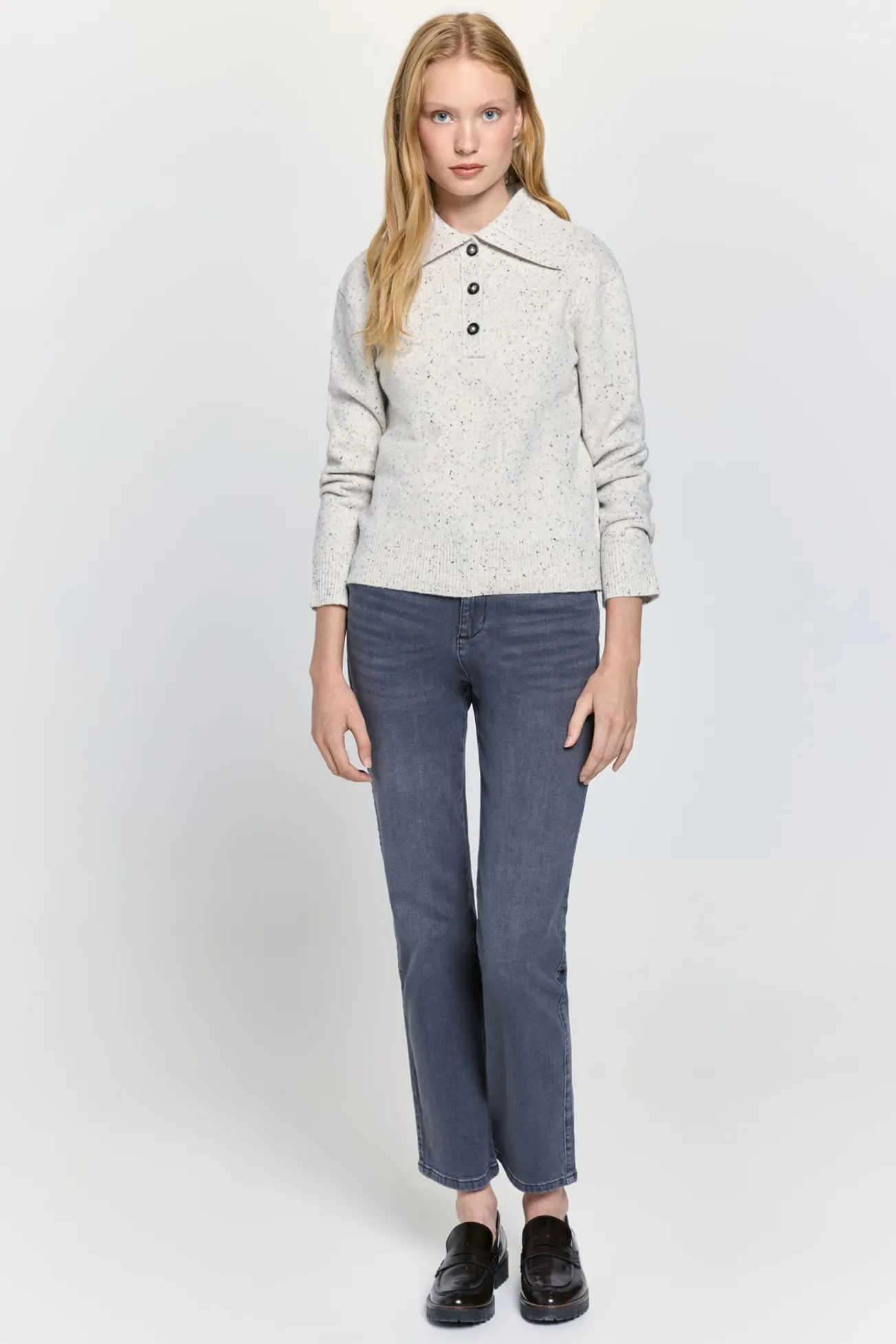 Calça jeans de cintura alta com ajuste regular