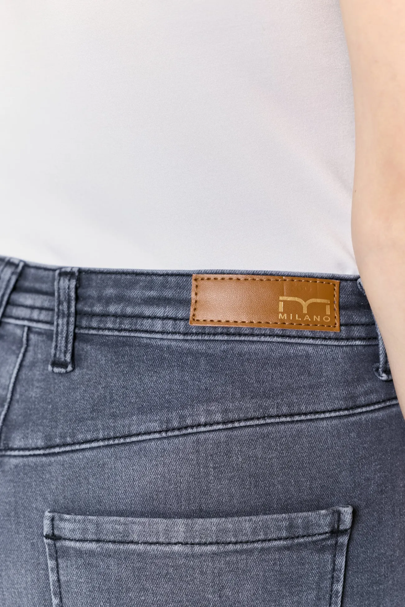 Calça jeans de cintura alta com ajuste regular