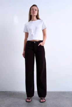 Calça jeans de perna larga