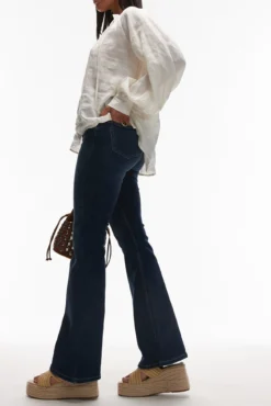 Calça jeans flare de cintura alta