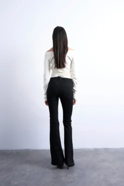 Calça jeans flare de cintura alta