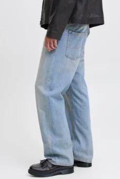 Calça jeans larga
