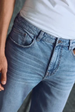 Calça jeans preta regular