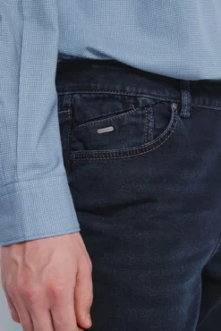Calça jeans skinny azul bem escura