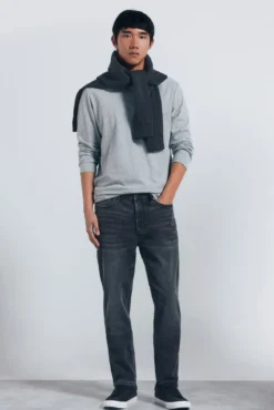 Calça jeans skinny cinza escuro