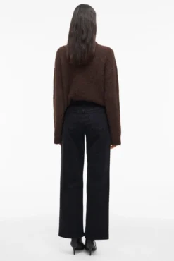 Calça largas com bolsos frontais