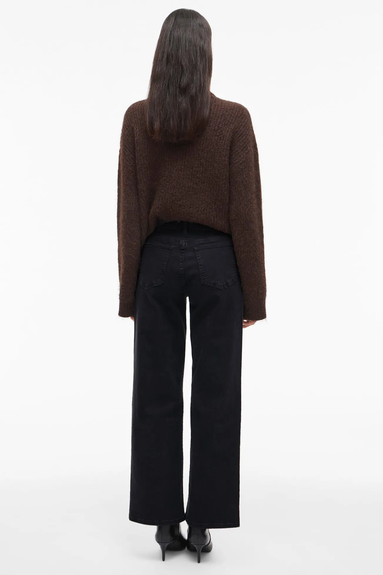 Calça largas com bolsos frontais