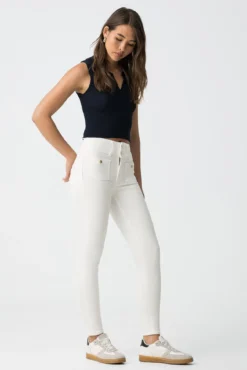 Calça Megan Cropped Flare Cintura Alta