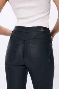 Calça push-up encerada