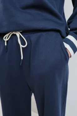 Calça reta em felpa azul