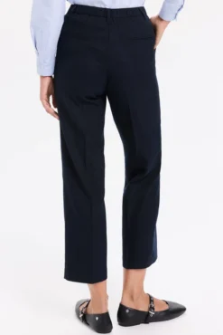 Calça retas com pregas