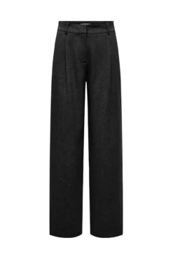 Calça retas plissadas