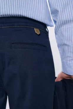Calças chino estampado slim fit