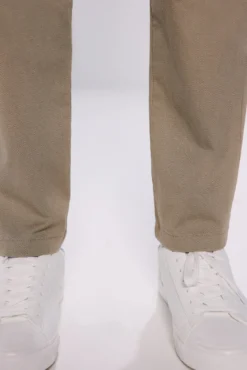 Calças chino estampado slim fit