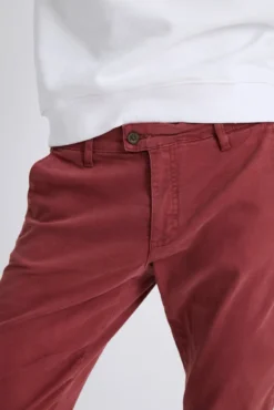 Calças chino justas