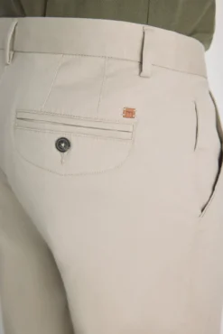 Calças chino slim