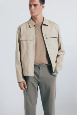 calças chino slim fit confortáveis