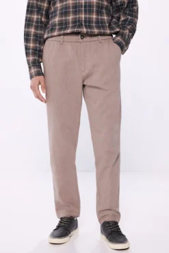 Calças de conforto slim fit