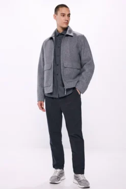 Calças de conforto slim fit