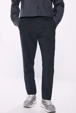 Calças de conforto slim fit