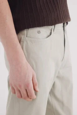 Calças estruturadas slim fit