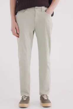 Calças estruturadas slim fit