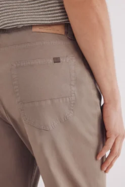 Calças estruturadas slim fit