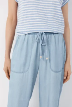 Calças fluidas em Tencel