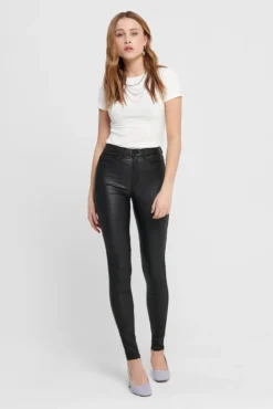 Calça skinny com efeito encerado