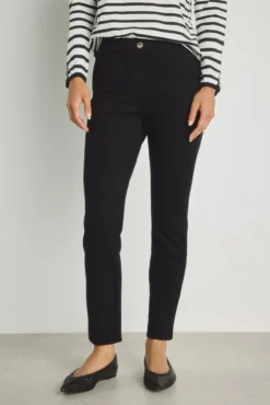 Calça slim fit confortável