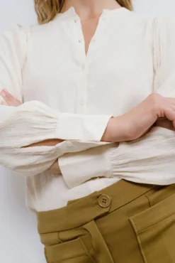 Calça social com bolsos frontais