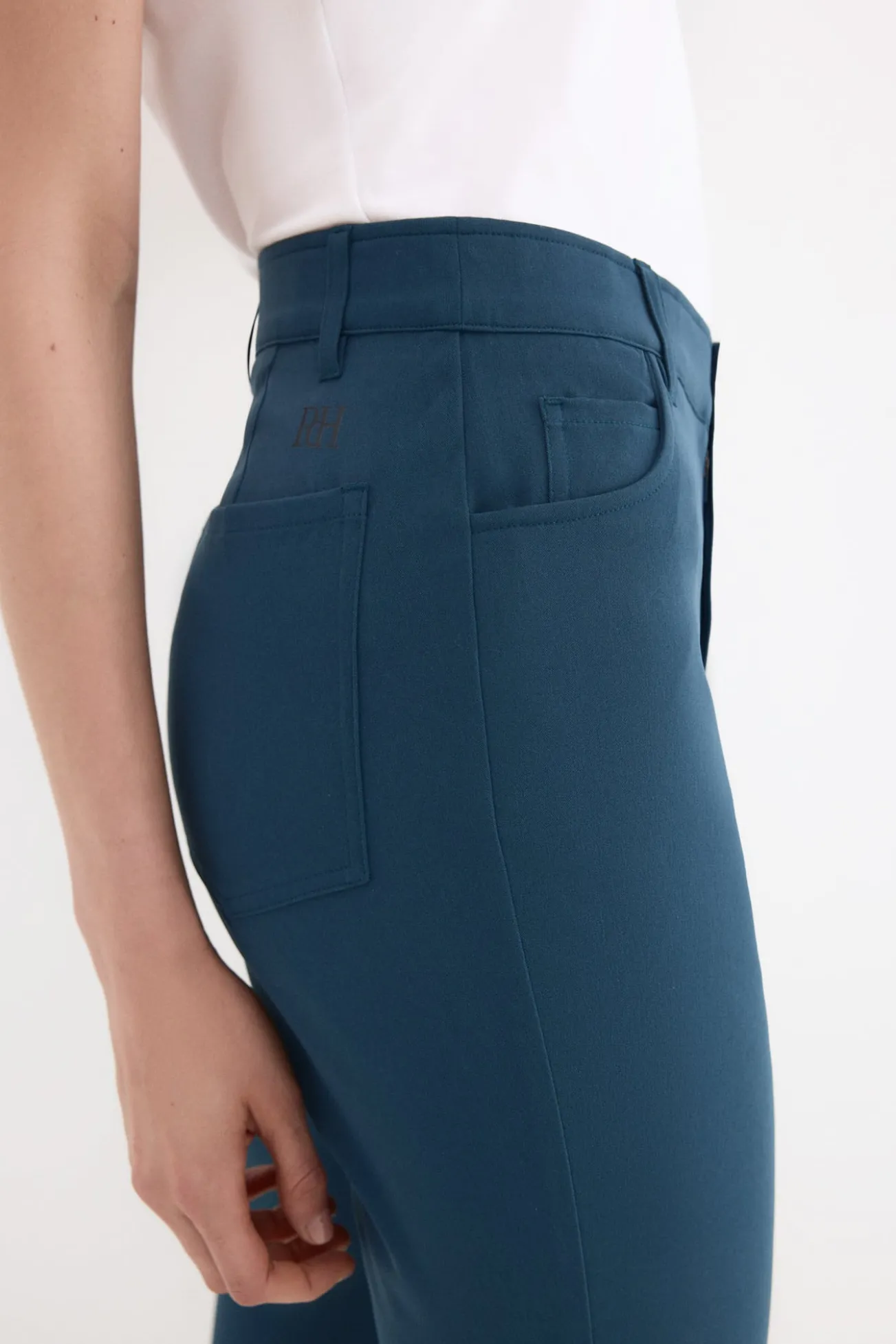 Calça técnica cinco bolsos