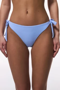 Calcinha brasileira azul com laços