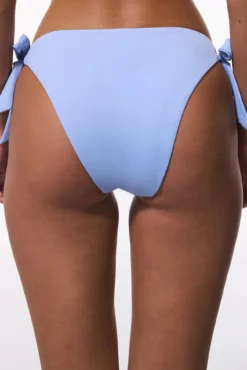 Calcinha brasileira azul com laços