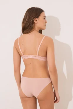Calcinha clássica rosa de microfibra e renda