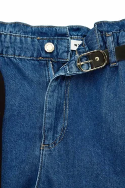 Calções denim de cintura alta com cinto